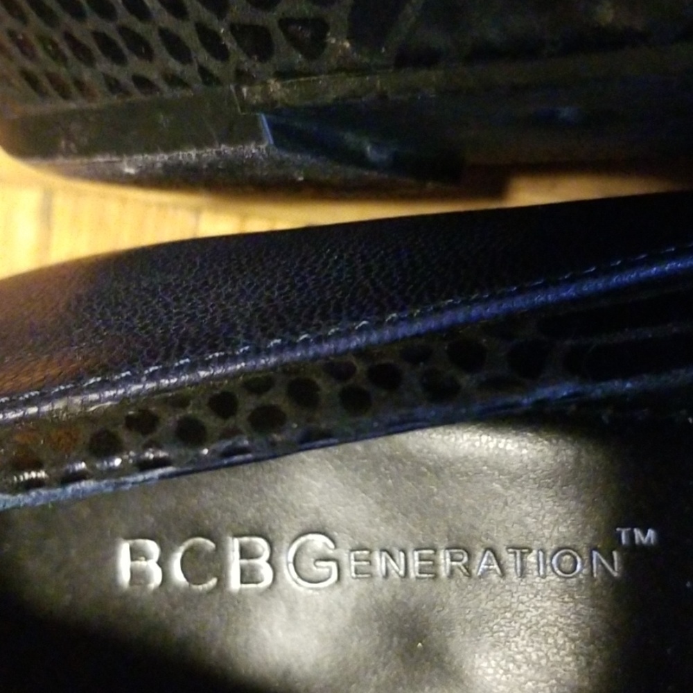 Bcbgeneration Black Flats. - image 6